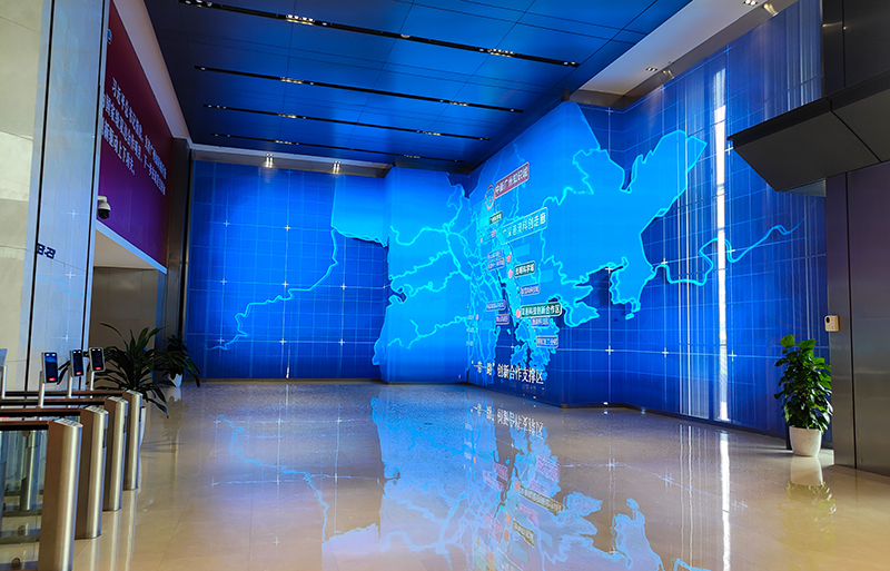 LED透明屏的戶外應(yīng)用場(chǎng)景及安裝注意事項(xiàng)