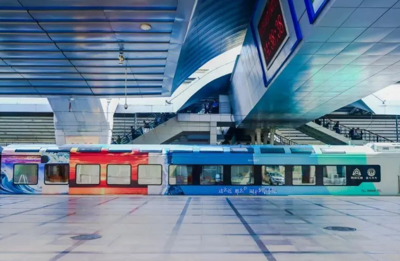 京津冀首列全景觀光列車：利亞德顯示技術(shù)賦能“文旅列車”新場(chǎng)景