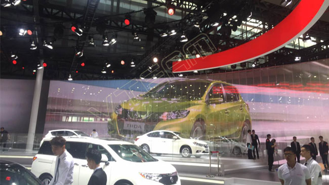 車展LED透明屏使用應(yīng)該具備哪些條件？