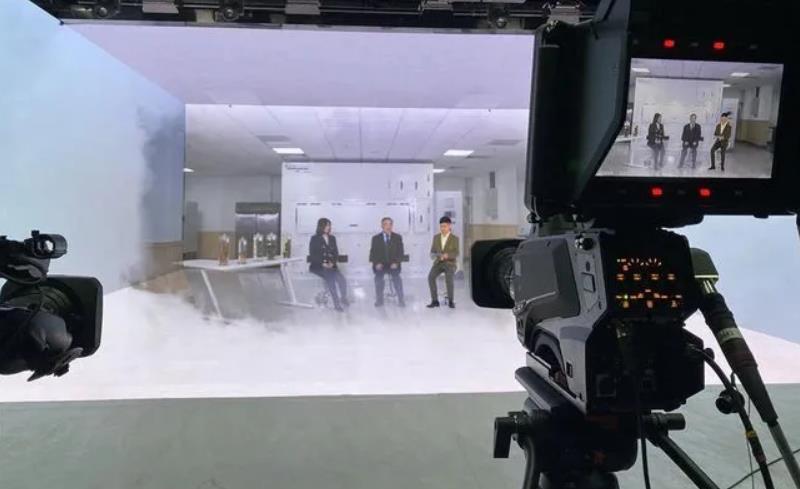 黑科技！利亞德助力新華社帶您體驗時空穿梭機(jī)